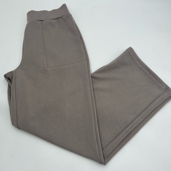 Women’s Mondetta wide leg scuba material pants size S color Tan. Waist 13 - Picture 7 of 8